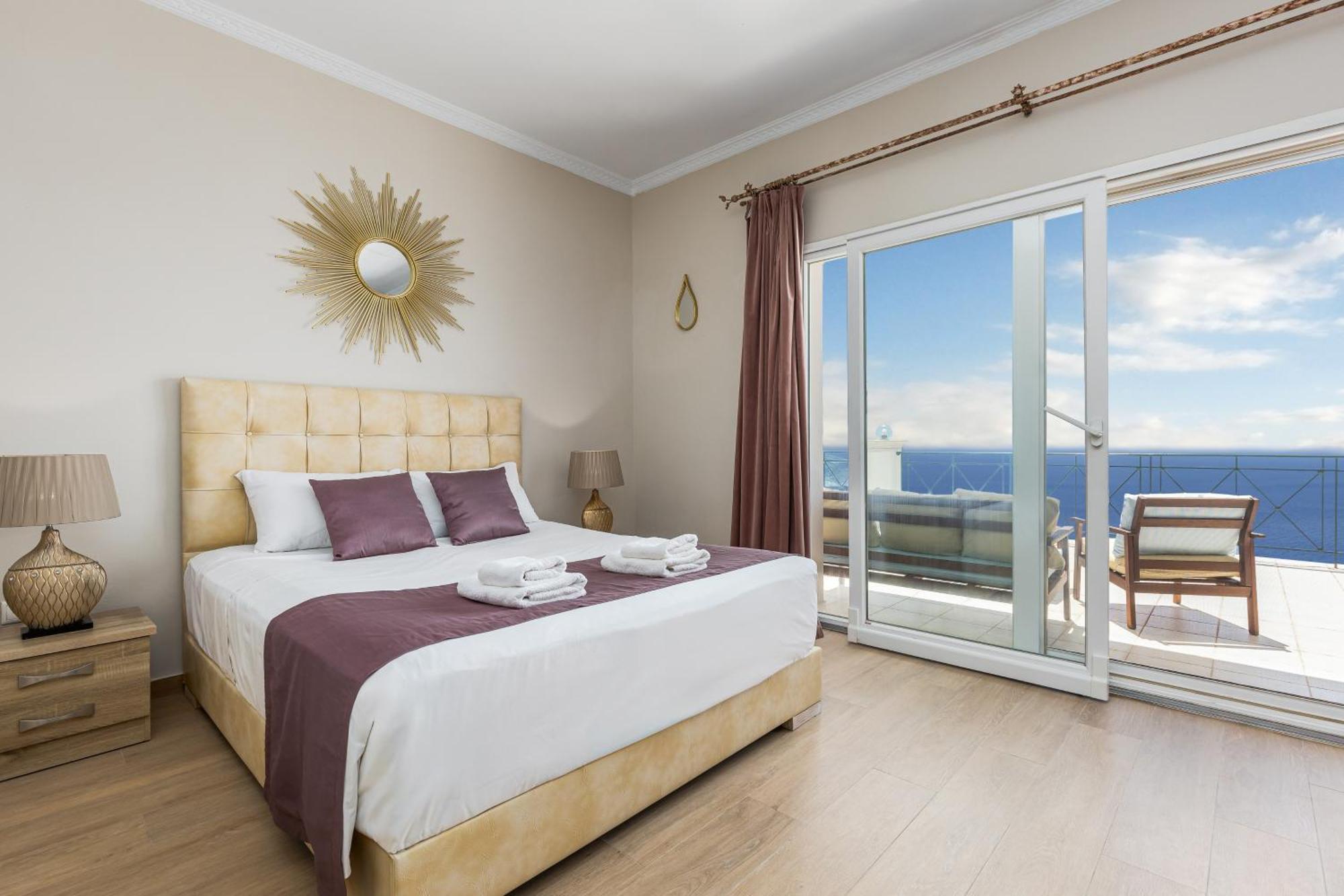 Villa Vardia-Amazing Seaviews With Heated Pool Sinarádes エクステリア 写真